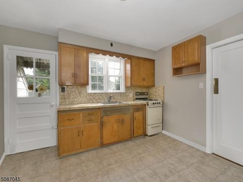42 Laauwe Ave, Wayne, NJ 07470 photo 5