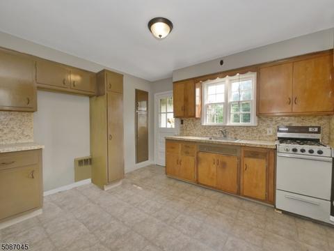 42 Laauwe Ave, Wayne, NJ 07470 photo 4