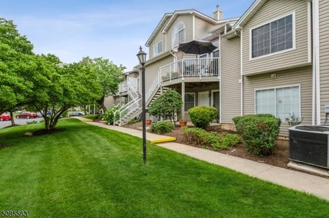 6 Pine Ct, Bedminster, NJ 07921 photo 3