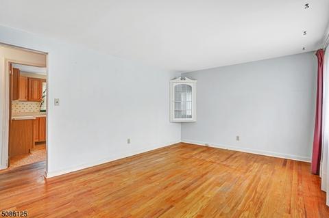 327 2nd St, Middlesex, NJ 08846 photo 7