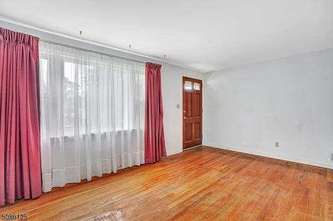 327 2nd St, Middlesex, NJ 08846 photo 5