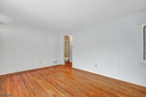 327 2nd St, Middlesex, NJ 08846 photo 6