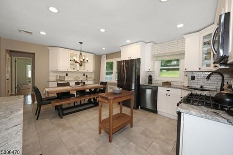 207 Mac Donald Dr, Wayne, NJ 07470 photo 5