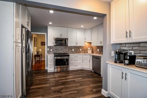 49 Greenbrook Rd, Middlesex, NJ 08846 photo 13