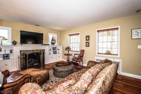 49 Greenbrook Rd, Middlesex, NJ 08846 photo 6