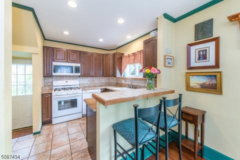 11 Comley Pl, Bloomfield, NJ 07003 photo 3