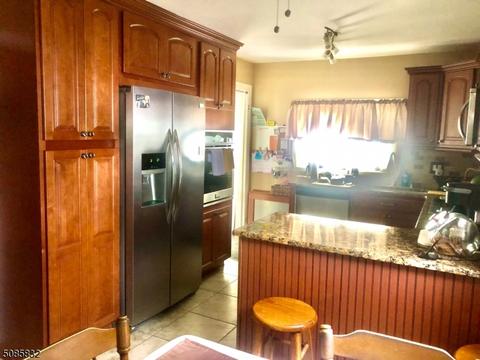 76 Perry St, Dover, NJ 07801 photo 8