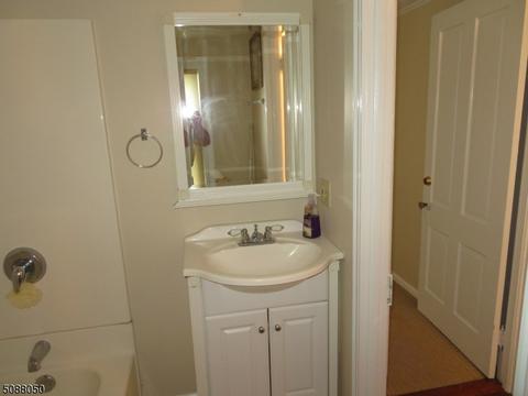 34 Beech St, Dover, NJ 07801 photo 19
