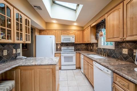 266 Ann St, Dover, NJ 07801 photo 9