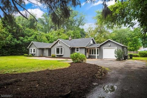208 Maple Ter, North Plainfield, NJ 07060 photo 1