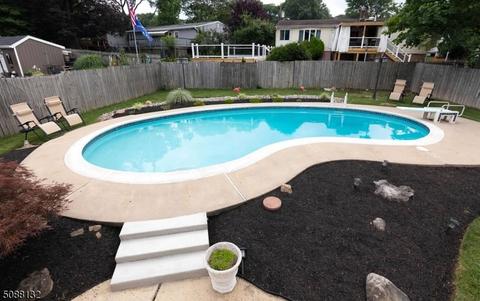 75 Harmon Rd, Edison, NJ 08837 photo 2