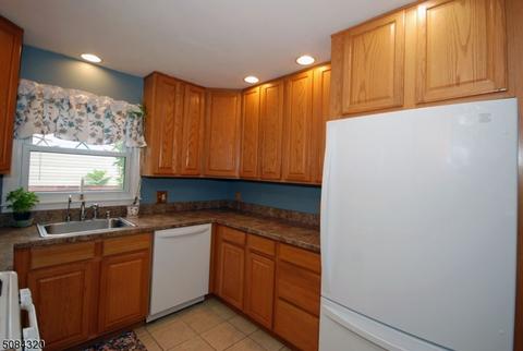 61 Greenbrook Rd, Middlesex, NJ 08846 photo 8