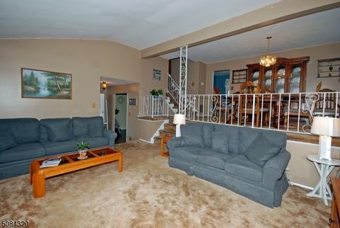 61 Greenbrook Rd, Middlesex, NJ 08846 photo 5