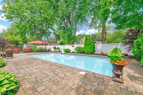 102 Longview Dr, Waldwick, NJ 07463 photo 24