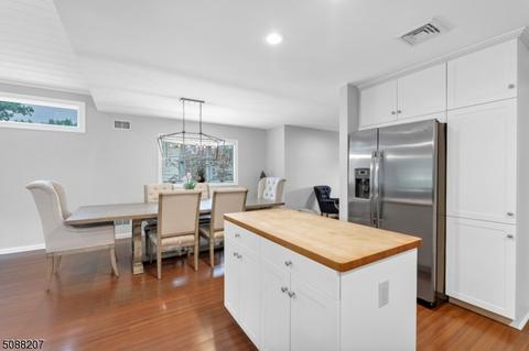 102 Longview Dr, Waldwick, NJ 07463 photo 9