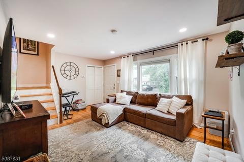 17 Evergreen Ave, Wanaque Boro, NJ 07420 photo 4