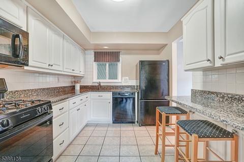 9 Locust Ave, Middlesex, NJ 08846 photo 8