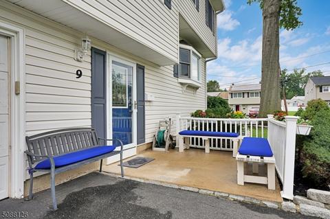 9 Locust Ave, Middlesex, NJ 08846 photo 2