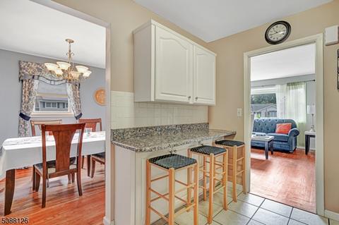 9 Locust Ave, Middlesex, NJ 08846 photo 9
