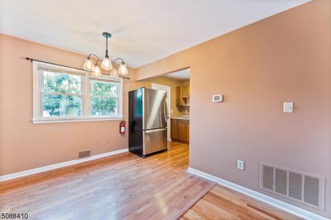 208 4th St, Middlesex, NJ 08846 photo 10