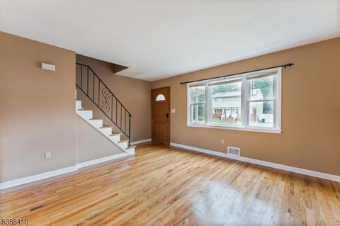 208 4th St, Middlesex, NJ 08846 photo 3