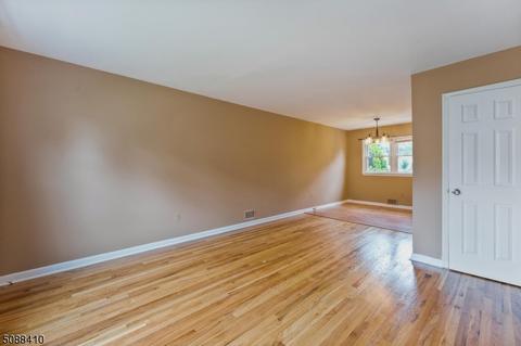 208 4th St, Middlesex, NJ 08846 photo 5