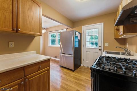 208 4th St, Middlesex, NJ 08846 photo 11