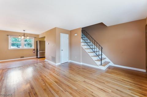 208 4th St, Middlesex, NJ 08846 photo 6