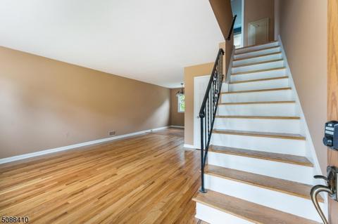208 4th St, Middlesex, NJ 08846 photo 4