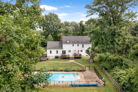 13 Jocelyn Ct, Hampton, NJ 08827 photo 2