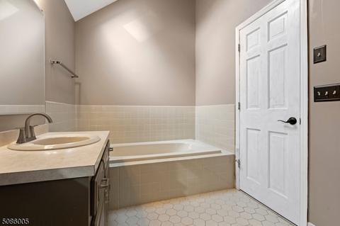 13 Jocelyn Ct, Hampton, NJ 08827 photo 20