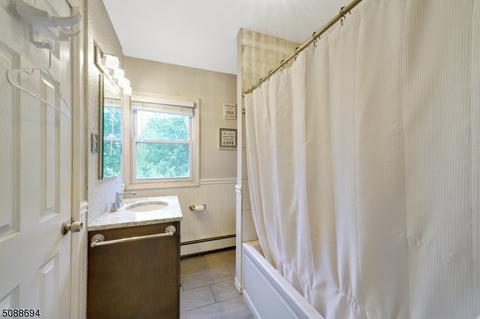 283 Crestview Pl, Teaneck, NJ 07666 photo 19