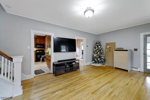 283 Crestview Pl, Teaneck, NJ 07666 photo 5