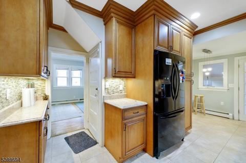 283 Crestview Pl, Teaneck, NJ 07666 photo 12