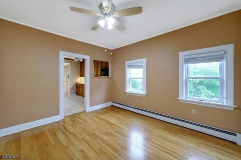 283 Crestview Pl, Teaneck, NJ 07666 photo 9