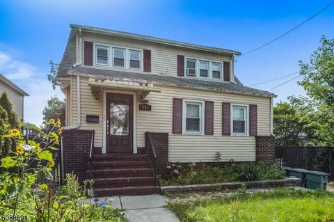 283 Crestview Pl, Teaneck, NJ 07666 photo 2