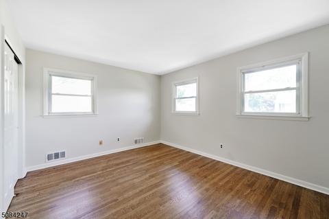 77 Stanton St, Clark, NJ 07066 photo 8