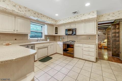 275 Springfield Ave, Paramus, NJ 07652 photo 12