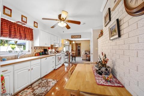 16 Ryan Way, Hackettstown, NJ 07840 photo 8