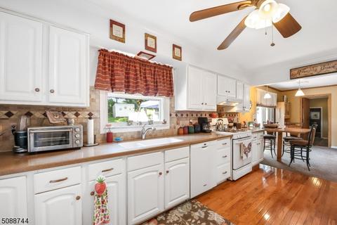 16 Ryan Way, Hackettstown, NJ 07840 photo 9