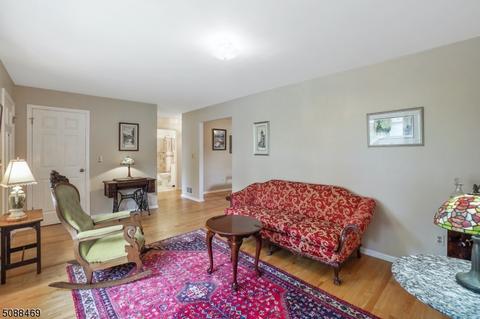 32 Edison Dr, Summit, NJ 07901 photo 3