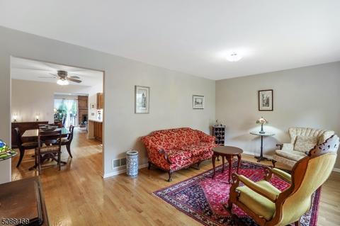 32 Edison Dr, Summit, NJ 07901 photo 2