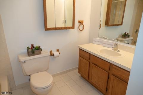 318 Jamestown Ct, Flemington, NJ 08822 photo 21