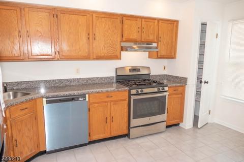 318 Jamestown Ct, Flemington, NJ 08822 photo 6