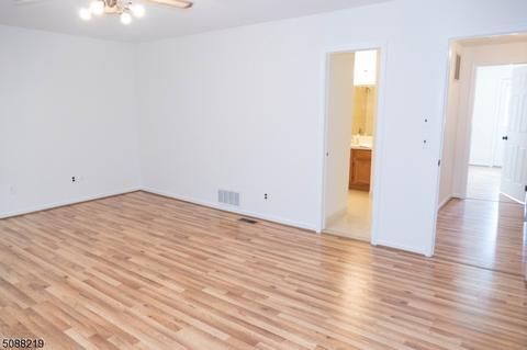 318 Jamestown Ct, Flemington, NJ 08822 photo 12