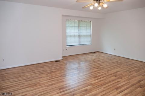 318 Jamestown Ct, Flemington, NJ 08822 photo 11