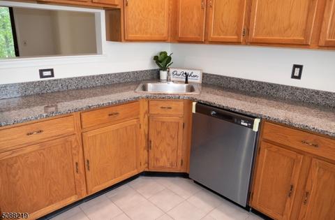 318 Jamestown Ct, Flemington, NJ 08822 photo 9