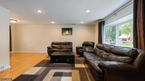 29 Judith Pl, Wayne, NJ 07470 photo 5