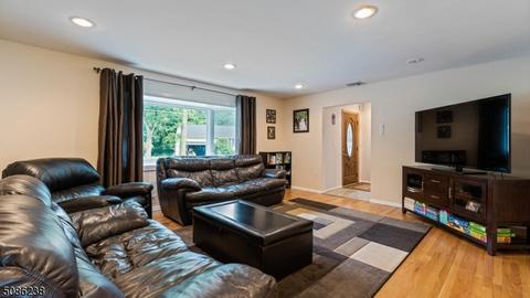 29 Judith Pl, Wayne, NJ 07470 photo 6