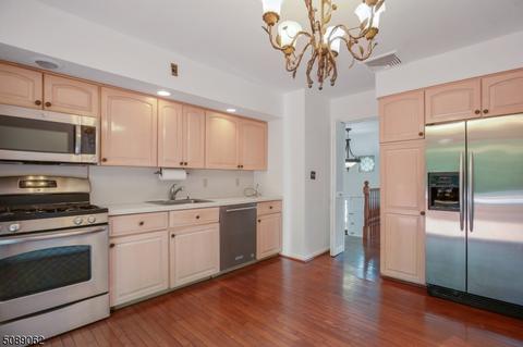 21 Scott St, Waldwick, NJ 07463 photo 9